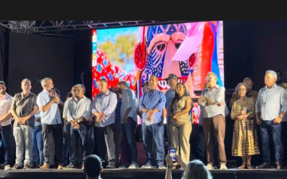 Osires Damaso participa das comemorações pelos 73 anos de Pium ao lado de lideranças estaduais e municipais