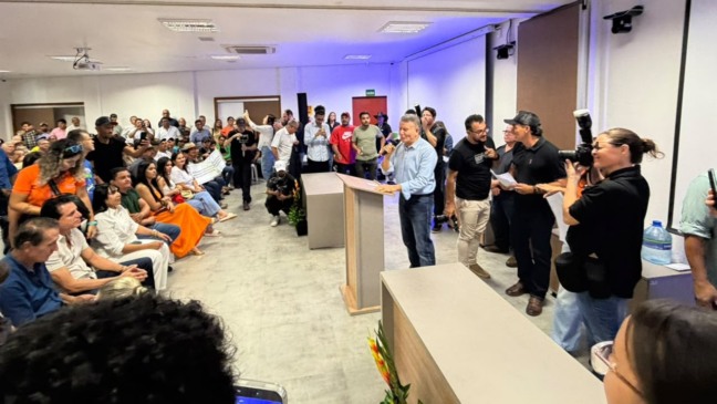 Evento de entrega de máquinas na Codevasf tem clima Pró-Dorinha; Big Jow exalta bancada e Eduardo Siqueira diz sobre senadora: “uma verdadeira máquina de atender municípios”