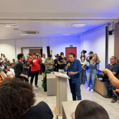 Ao entregar mais de 30 m&aacute;quinas, Gaguim sobe o tom para defender sua atua&ccedil;&atilde;o pol&iacute;tica: &ldquo;Aqui n&atilde;o tem bl&aacute;bl&aacute;bl&aacute; n&atilde;o, tem muito trabalho&rdquo;