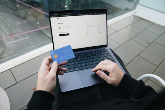 Compras on-line no Dia dos Namorados: saiba como não cair em ciladas
