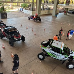 UTVs do Rally Jalap&atilde;o passaram por confer&ecirc;ncia na tarde desta ter&ccedil;a, 16 - Foto: Josiane Mendes
