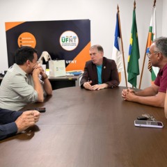 F&aacute;bio Vaz assume compromisso com emendas para universidades p&uacute;blicas em agenda na UFNT