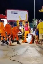 Crian&ccedil;a fica com p&eacute; preso em parafuso de academia ao ar livre &mdash; Foto: Reprodu&ccedil;&atilde;o/ Jornal Sou de Palmas