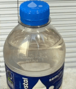 Lote da &aacute;gua Crystal est&aacute; contaminado &mdash; Foto: TV Globo
