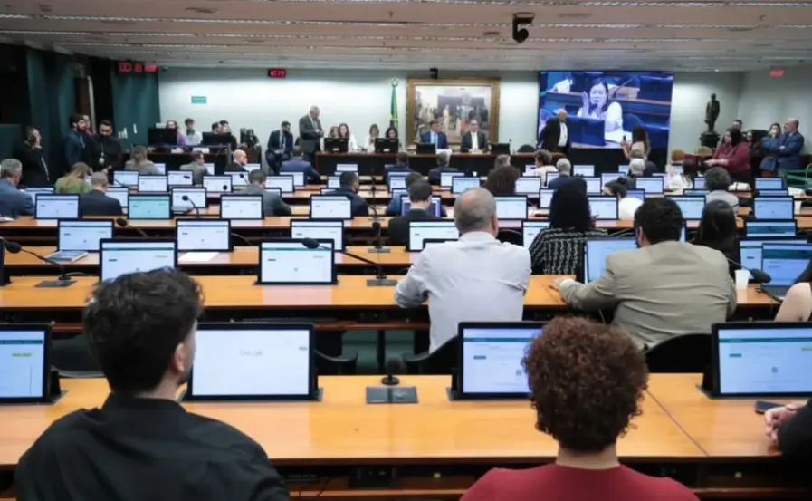 CCJ da Câmara aprova redução da maioridade penal