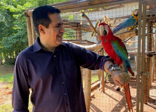 “Fico feliz em propor leis e em ver o governador ter a sensibilidade de reconhecer a importância delas”, destacou o parlamentar — Foto: Glauber de Oliveira