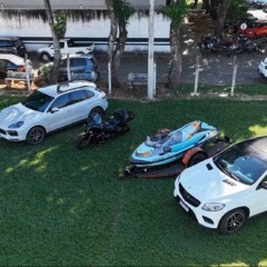 Ve&iacute;culos de luxo foram apreendidos durante a Opera&ccedil;&atilde;o Dolos &mdash; Foto: Jos&eacute; Domingos/PCGO
