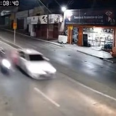 Imagens de c&acirc;mera de seguran&ccedil;a mostra momento de ataque a tiros em Dian&oacute;polis &mdash; Foto: Reprodu&ccedil;&atilde;o/C&acirc;mera de seguran&ccedil;a