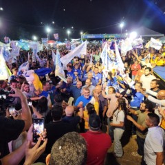 Anfitri&atilde;o, Am&eacute;lio Cayres relembra sua trajet&oacute;ria e irm&atilde;o como refer&ecirc;ncia e diz que o povo &eacute; &ldquo;o alicerce&rdquo; : &ldquo;Aqui no Bico se faz campanha no meio do povo&rdquo;