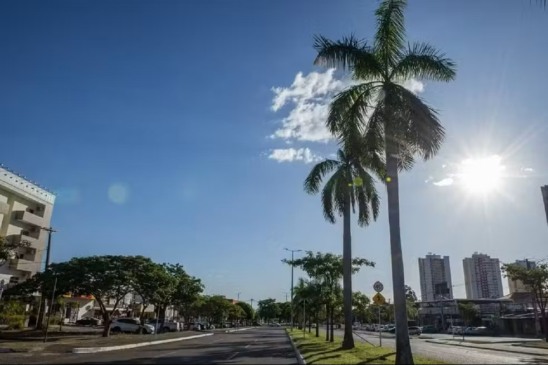 Avenida de Palmas sob o sol forte — Foto: Lia Mara/Prefeitura de Palmas