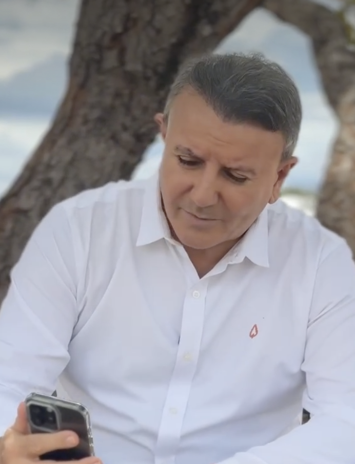 Eduardo Siqueira relembra o pai no dia que completa três anos da morte do criador do Estado Eduardo Siqueira relembra o pai no dia que completa três anos da morte do criador do Estado
