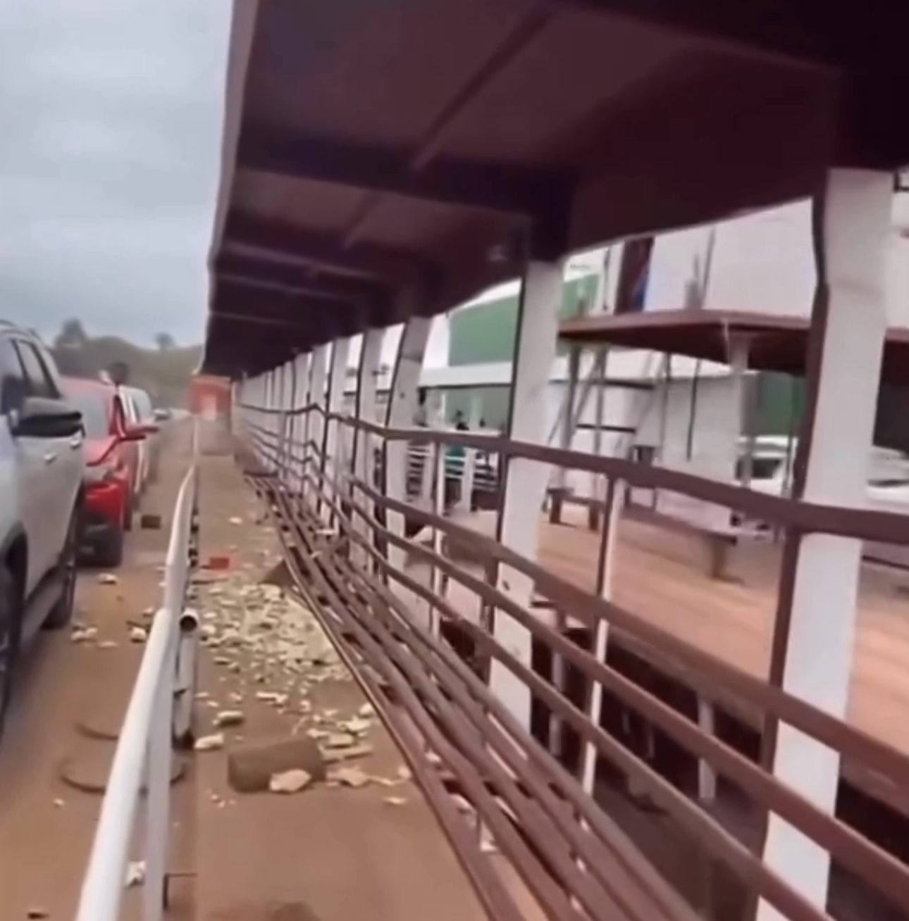 Vídeo registra colisão entre balsas durante travessia entre Araguatins e Palestina do Pará Vídeo registra colisão entre balsas durante travessia entre Araguatins e Palestina do Pará