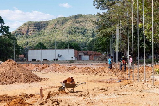 Obras do Complexo Esportivo de Taquaruçu avançam com construção de campo society e quadra de areia