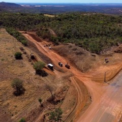 As obras da Al&ccedil;a Vi&aacute;ria, que liga as rodovias TO-030 e BR-010 na regi&atilde;o de Taquaru&ccedil;u, em Palmas, seguem em andamento e os motoristas que trafegam pelo trecho devem redobrar a aten&ccedil;&atilde;o - Foto: Genilson Sales/Governo do Tocantins
