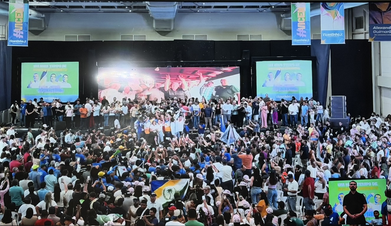 Vicentinho, Amélio e Guimarães chegam no Centro de convenções em Araguaína para evento Vicentinho, Amélio e Guimarães chegam no Centro de convenções em Araguaína para evento