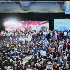 Vicentinho, Am&eacute;lio e Guimar&atilde;es chegam no Centro de conven&ccedil;&otilde;es em Aragua&iacute;na para evento