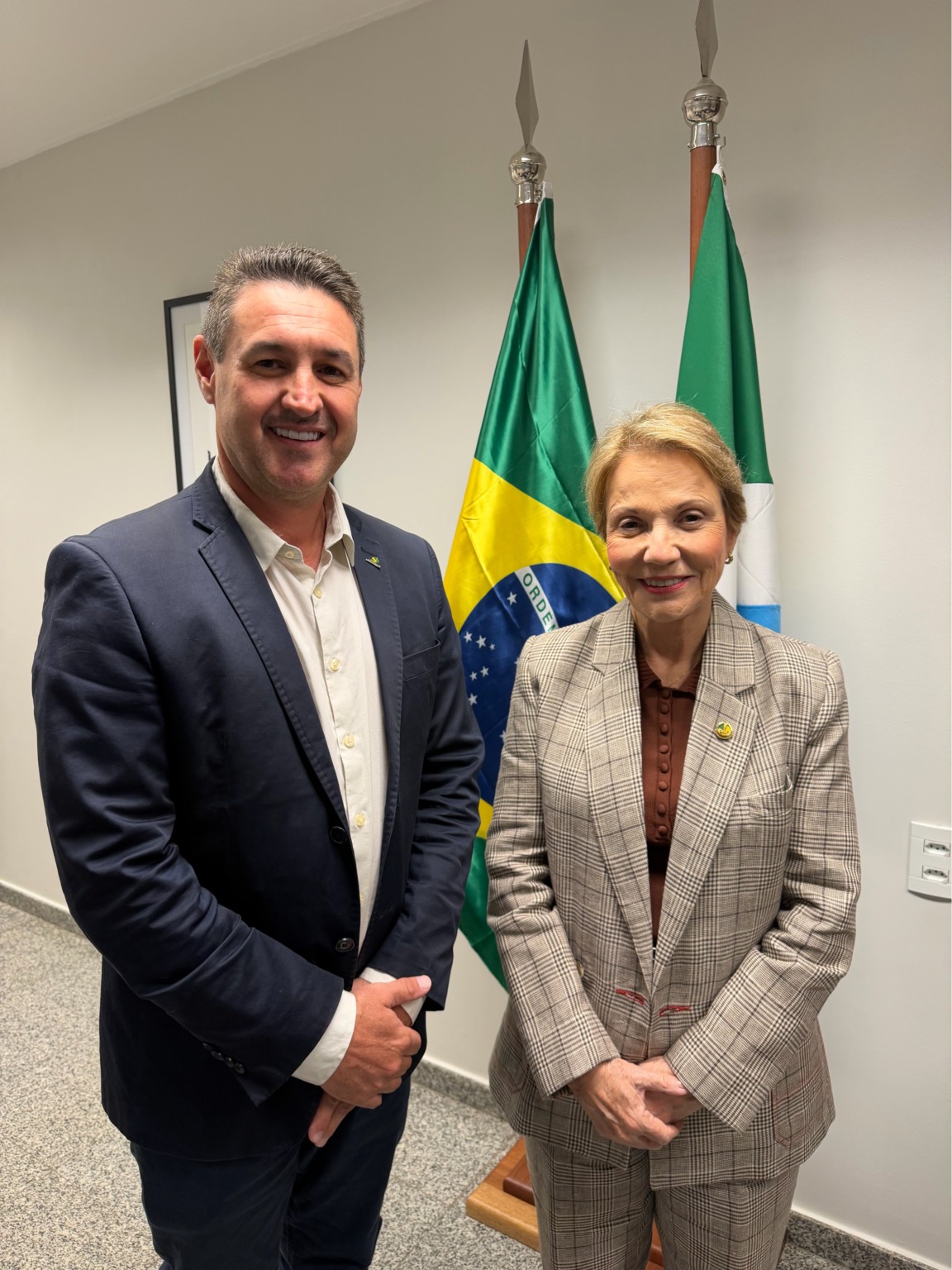 Ex-ministra da Agricultura, senadora Tereza Cristina manifesta apoio à pré-candidatura de Maurício Buffon a deputado federal Ex-ministra da Agricultura, senadora Tereza Cristina manifesta apoio à pré-candidatura de Maurício Buffon a deputado federal