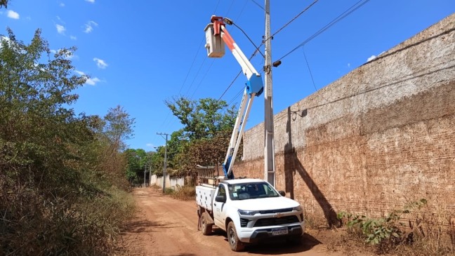 Manutenção da iluminação pública avança em bairros da região sul de Palmas