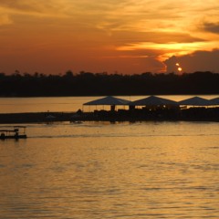 Praia do Pontal, em Araguatins, revela um belo p&ocirc;r do sol &mdash;Foto: Manoel Junior/Arquivo Setur/Governo do Tocantins