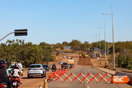Trânsito em ponte da Avenida Siqueira Campos é reduzido durante obras em Palmas