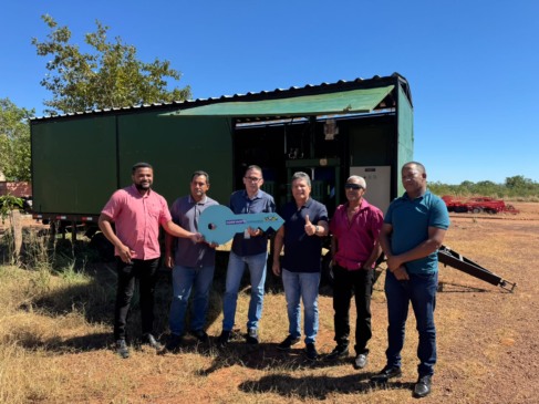 Osires Damaso participa de entregas de tratores e casas de farinha para quatro municípios na Codevasf