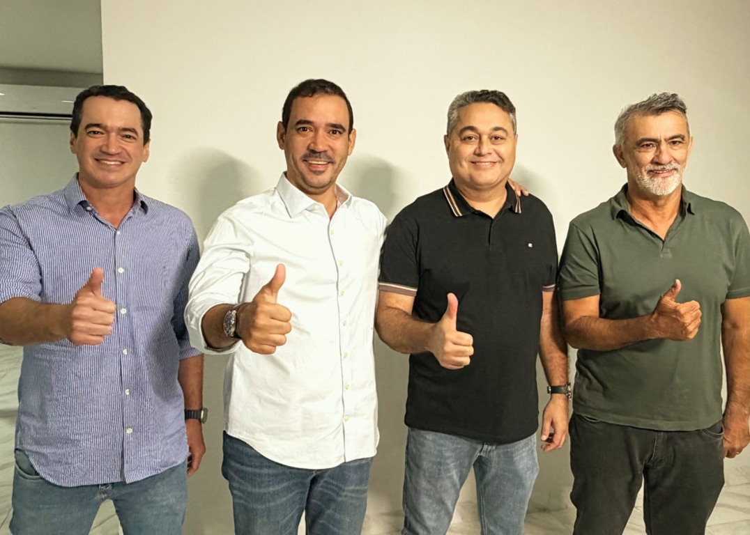 Jairo Mariano deixa presidência do PDT e vai para pré-campanha de Vicentinho e Amélio Jairo Mariano deixa presidência do PDT e vai para pré-campanha de Vicentinho e Amélio