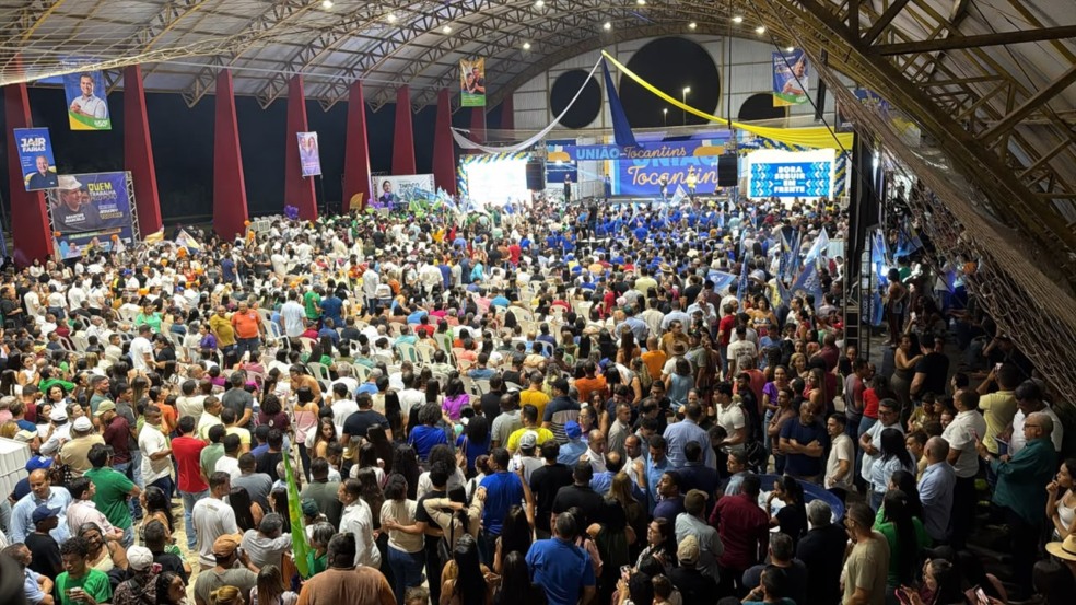Lançamento de Dorinha lota Ginásio Pedro Quaresma em Araguaína Lançamento de Dorinha lota Ginásio Pedro Quaresma em Araguaína