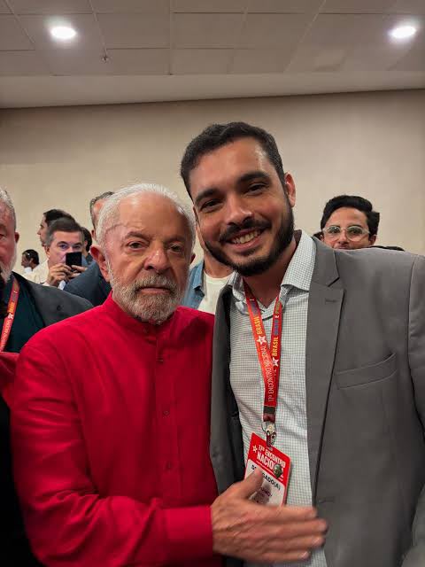 Presidente do PT diz que “ninguém é maior que ninguém” na coordenação, convoca plenária e avisa: “não se tem campanha do Lula ignorando o Laurez e Mourão” Presidente do PT diz que “ninguém é maior que ninguém” na coordenação, convoca plenária e avisa: “não se tem campanha do Lula ignorando o Laurez e Mourão”