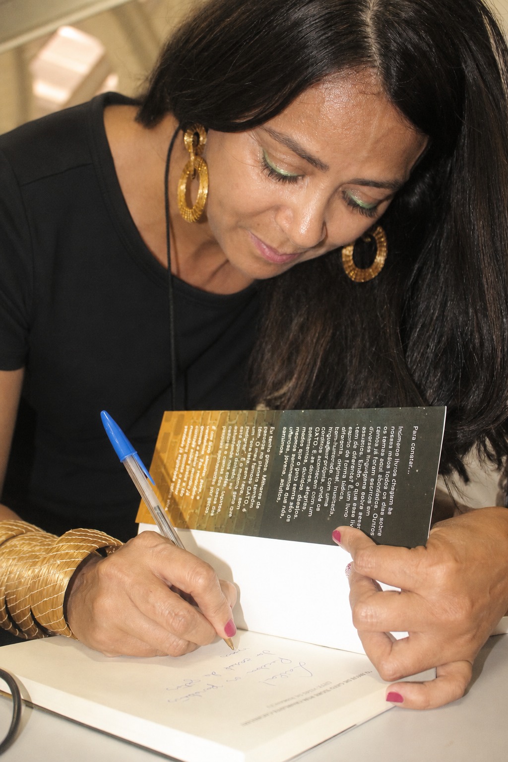 Novo romance de escritora do TO investiga memória, religiosidade popular e resistência feminina no sertão Novo romance de escritora do TO investiga memória, religiosidade popular e resistência feminina no sertão