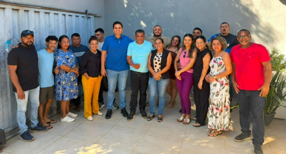 Com o aval do prefeito Eduardo Siqueira Campos, Iratã Abreu recebe apoio do sub-prefeito de Taquaralto Júnior Brasão em Palmas