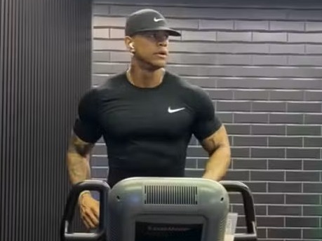 Léo Santana aproveitou o tempo livre em Palmas para ir à academia — Foto: Reprodução/Instagram de Léo Santana