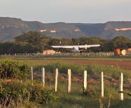 Registro flagra uma decolagem em fevereiro de 2026 no aeródromo City Fly, interditado desde 2025 — Foto: Reprodução/Arquivo pessoal