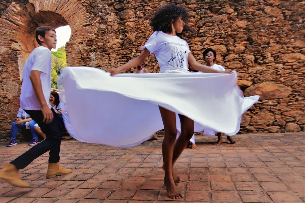 Suça é uma dança típica preservada e ensinada às crianças e jovens de Natividade — Foto: Sectur/Governo do Tocantins/Divulgação Suça é uma dança típica preservada e ensinada às crianças e jovens de Natividade — Foto: Sectur/Governo do Tocantins/Divulgação