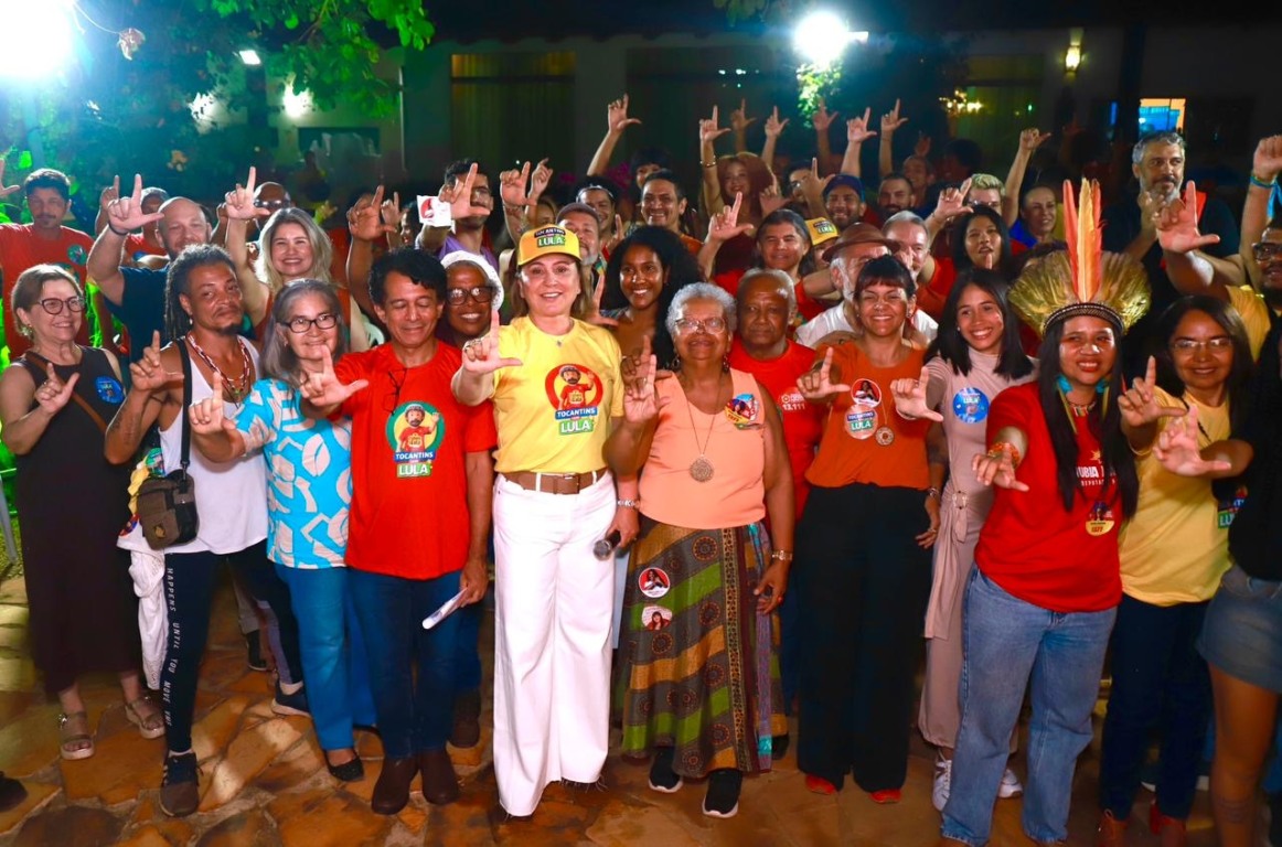 Kátia reúne cerca de 100 artistas em Palmas e reforça avanços da cultura com Lula no Tocantins Kátia reúne cerca de 100 artistas em Palmas e reforça avanços da cultura com Lula no Tocantins