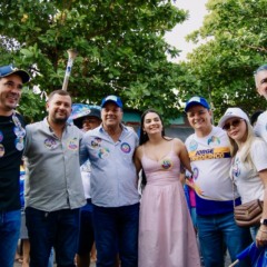Luxemburgo participa de ato pol&iacute;tico ao lado de moradores e lideran&ccedil;as durante passagem pelo Norte do Tocantins