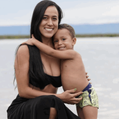 M&atilde;e de Gustavo denuncia supostos privil&eacute;gios do pai do menino na pris&atilde;o: "Sendo tratado como um rei"