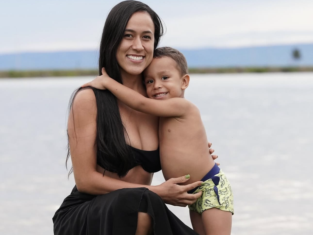 Mãe de Gustavo denuncia supostos privilégios do pai do menino na prisão: “Sendo tratado como um rei”