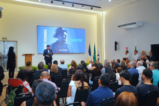 Em noite de homenagens e emoção, Ruy Adriano lança “Mente Visionária” e compartilha sua visão para o futuro de Palmas