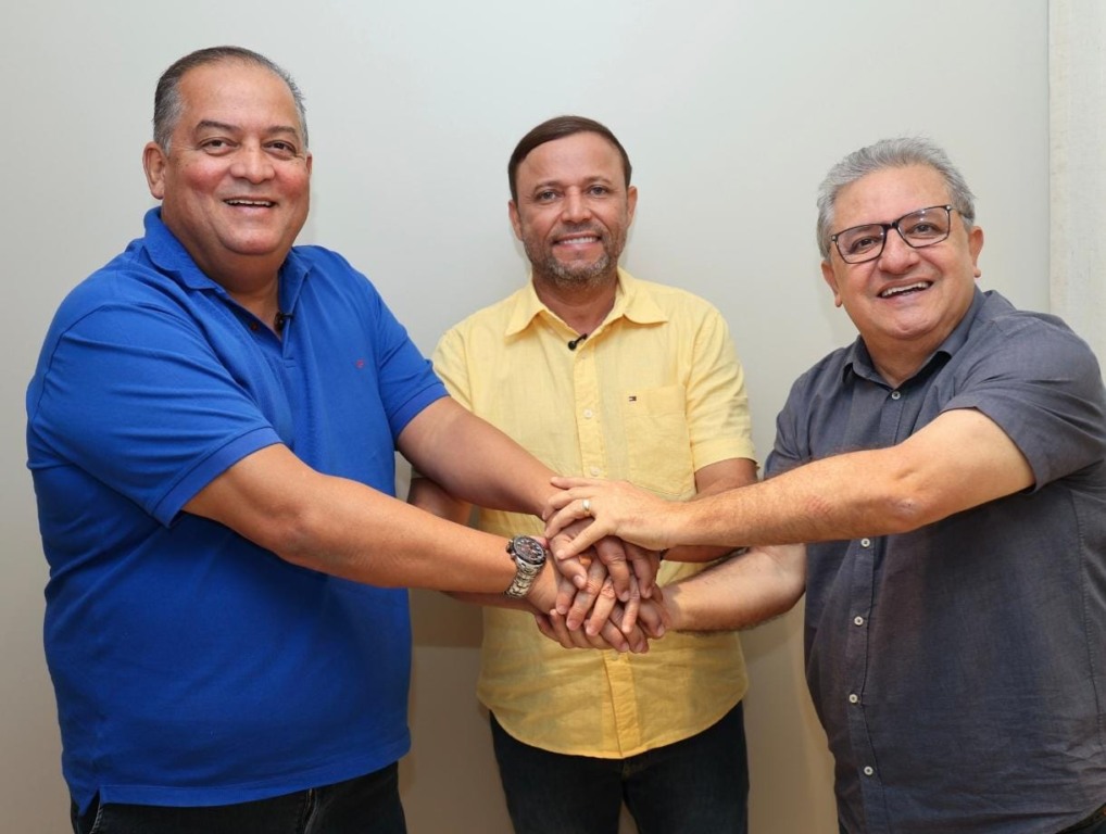 Prefeito de Augustinópolis declara apoio a Eduardo Gomes ao Senado: “tem feito muito pela cidade e tenho certeza que fará muito mais” Prefeito de Augustinópolis declara apoio a Eduardo Gomes ao Senado: “tem feito muito pela cidade e tenho certeza que fará muito mais”