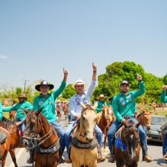 Prefeito, vice e oito vereadores de Riachinho destacam apoio a Vicentinho J&uacute;nior e Am&eacute;lio Cayres