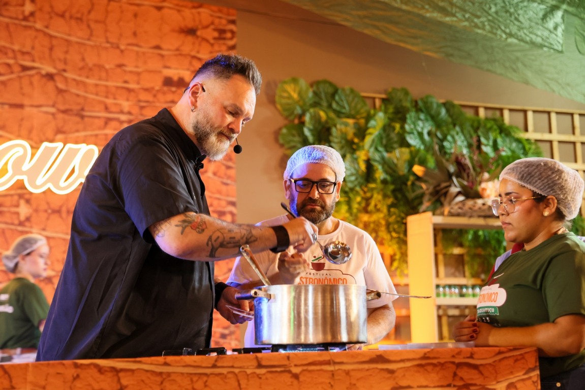 Da brasa à confeitaria: confira as atrações do Cozinha Show no Festival Gastronômico de Taquaruçu Da brasa à confeitaria: confira as atrações do Cozinha Show no Festival Gastronômico de Taquaruçu