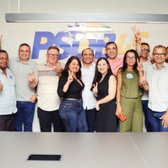 Vicentinho e Am&eacute;lio re&uacute;nem antigos advers&aacute;rios pol&iacute;ticos e recebem grupo de apoio em Silvan&oacute;polis