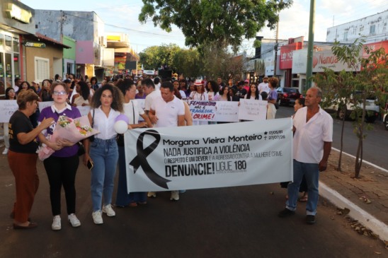 Caminhada por Morgana reúne multidão em pedido por justiça e pelo fim da violência contra a mulher