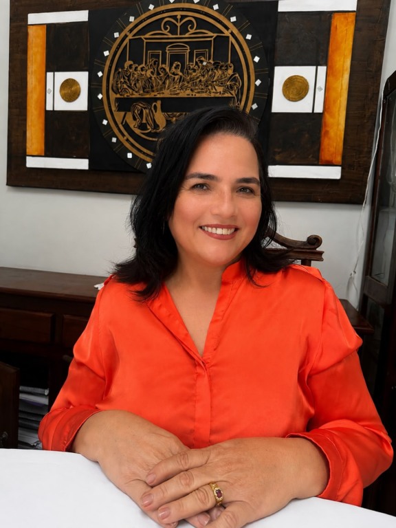 Ataídes escolhe subtenente da PM para vice; Saiba quem ela é!
