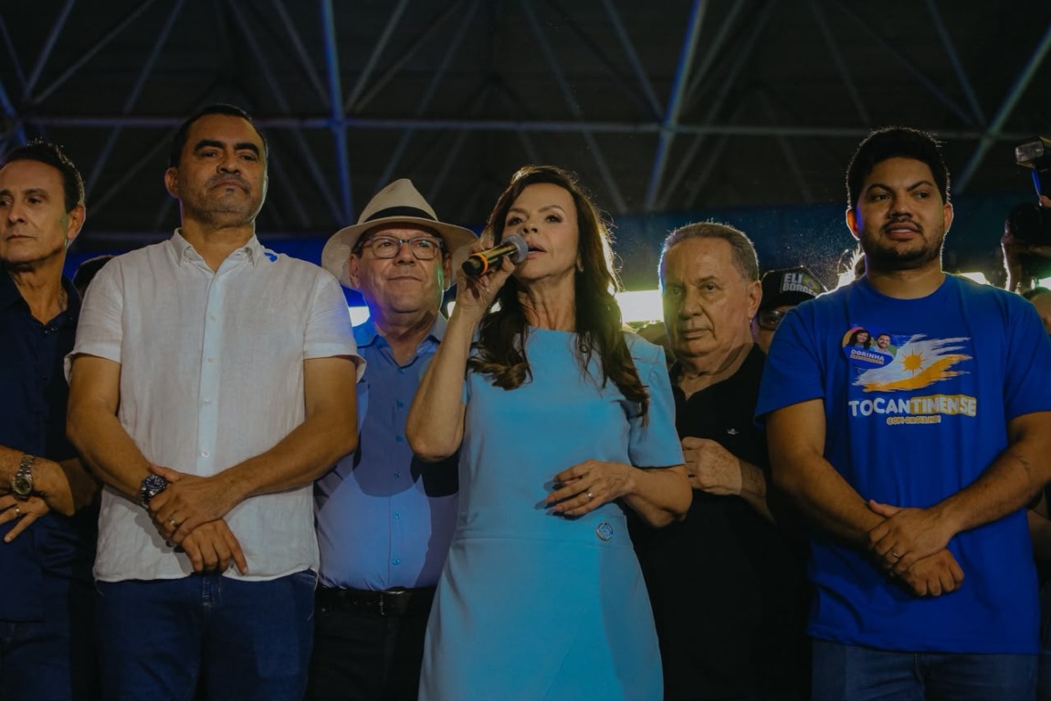 Convenção de Dorinha oficializa 100 estaduais e quase 50 a federal: evento reuniu 25 mil pessoas, segundo organização Convenção de Dorinha oficializa 100 estaduais e quase 50 a federal: evento reuniu 25 mil pessoas, segundo organização