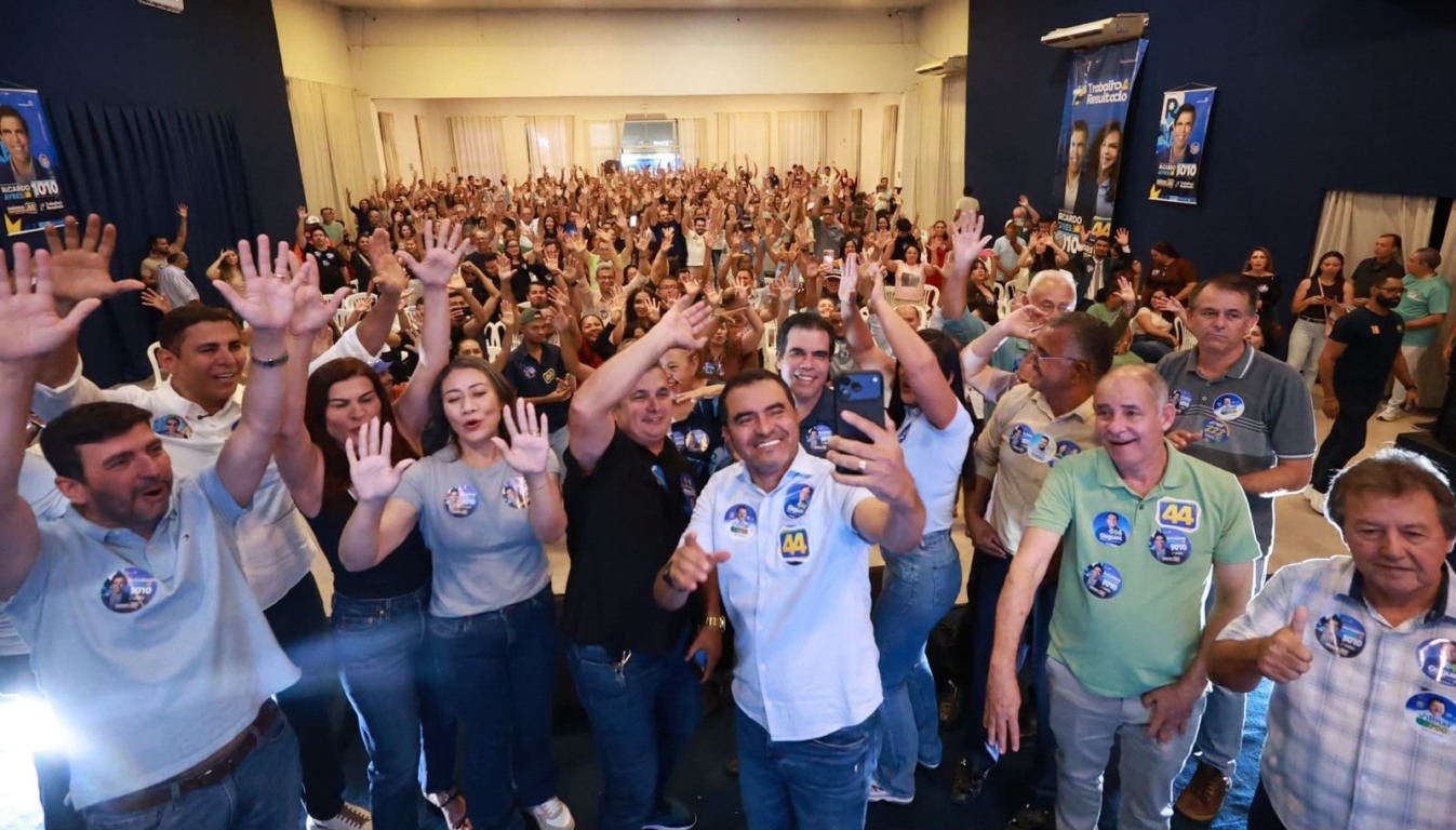 Com apoio de Wanderlei e Karynne, Ricardo Ayres lota reunião e demonstra força política em Palmas Com apoio de Wanderlei e Karynne, Ricardo Ayres lota reunião e demonstra força política em Palmas