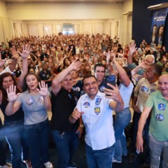 Com apoio de Wanderlei e Karynne, Ricardo Ayres lota reuni&atilde;o e demonstra for&ccedil;a pol&iacute;tica em Palmas