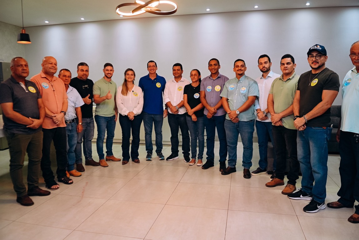 Com prefeita, vice, 9 vereadores e Roberto Sampaio, Alexandre Guimarães consolida apoios em Alvorada Com prefeita, vice, 9 vereadores e Roberto Sampaio, Alexandre Guimarães consolida apoios em Alvorada
