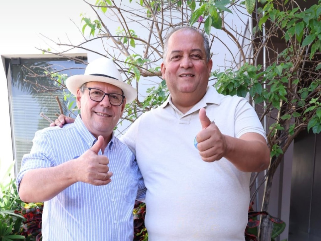De Palmas a Araguaína, Eduardo Gomes e Ronaldo Dimas reforçam união durante adesivaço De Palmas a Araguaína, Eduardo Gomes e Ronaldo Dimas reforçam união durante adesivaço
