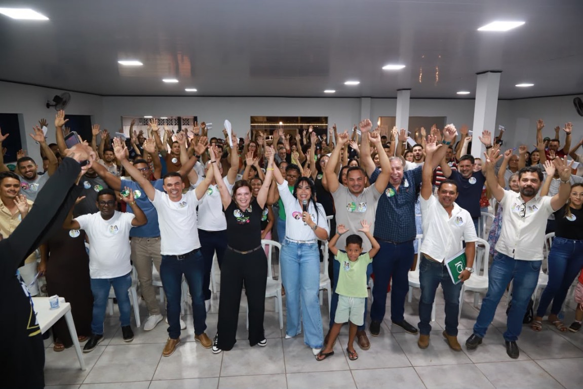 Claudia Lelis reúne lideranças e amplia mobilização para a campanha em Palmas Claudia Lelis reúne lideranças e amplia mobilização para a campanha em Palmas